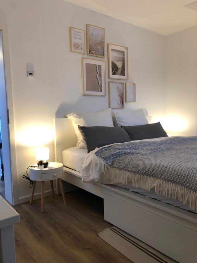 'Traveller Lodge' Grosszuegiges Apartment - 3 Bedroom 10Min To Hbf, Full Kitchen, Homeoffice, Netflix, Wifi Düsseldorf Exterior foto