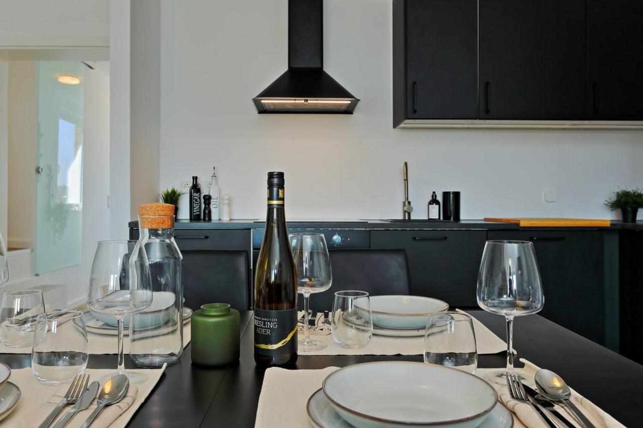 'Traveller Lodge' Grosszuegiges Apartment - 3 Bedroom 10Min To Hbf, Full Kitchen, Homeoffice, Netflix, Wifi Düsseldorf Exterior foto
